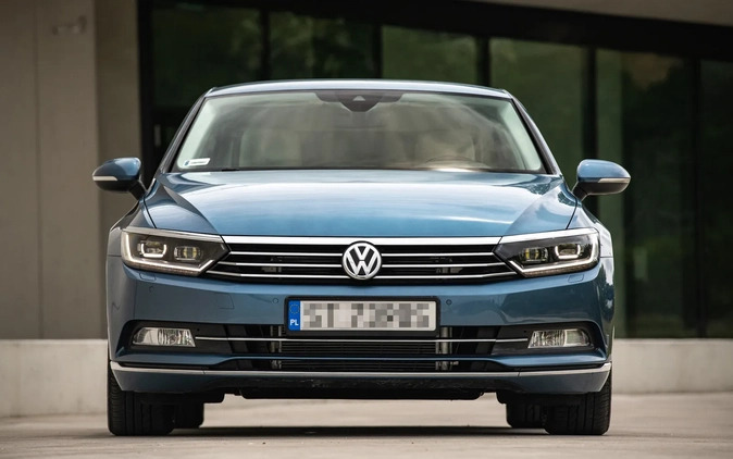 Volkswagen Passat cena 74900 przebieg: 166000, rok produkcji 2016 z Sochaczew małe 301